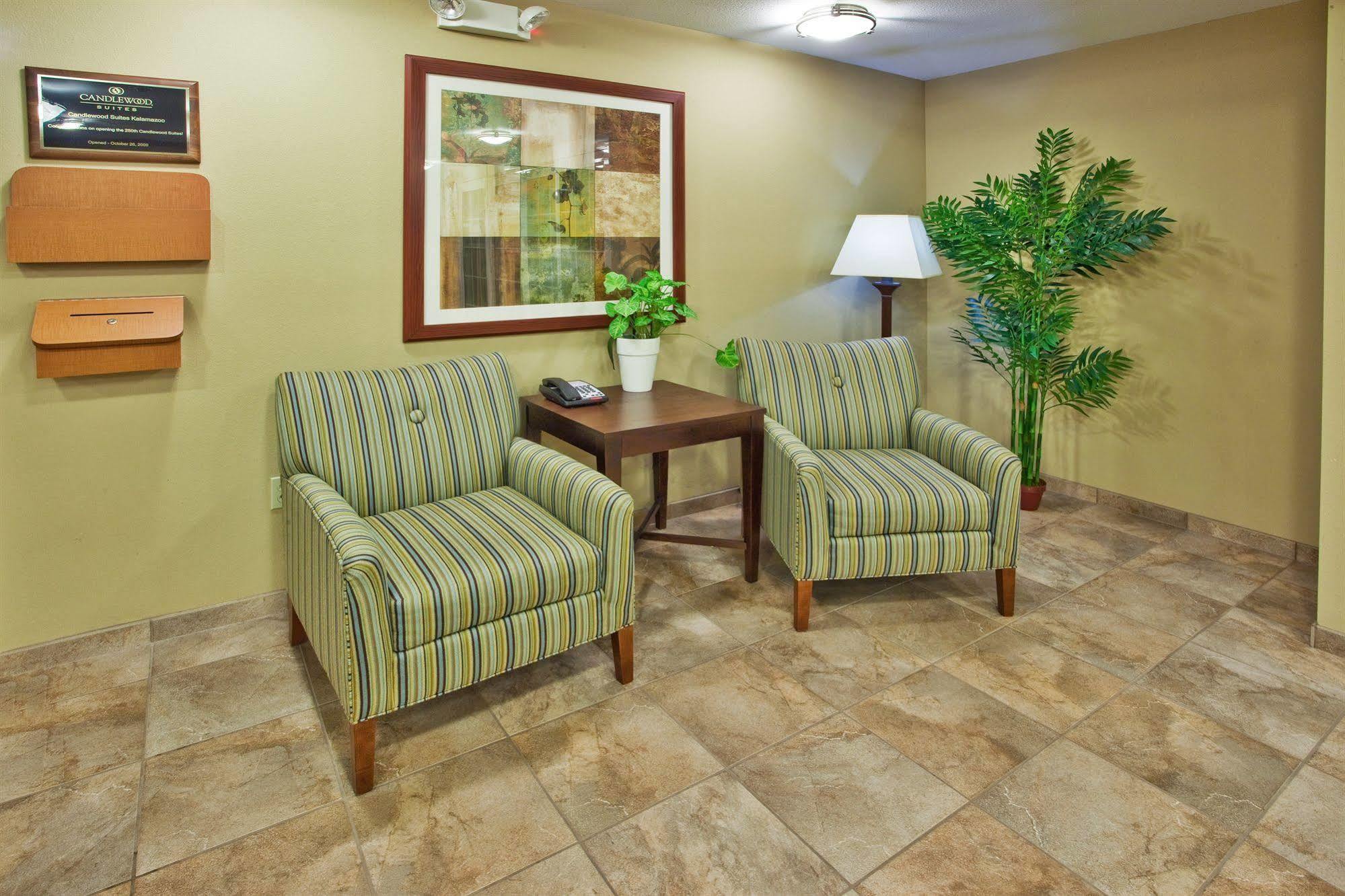 Candlewood Suites Kalamazoo By Ihg Interieur foto